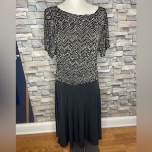 EnFocus Woman black & tan dress with tummy control, slimming & open sleeves